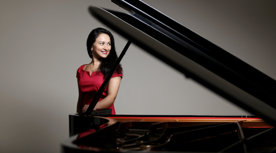 Dinara Klinton by Emil Matveev (4'33")